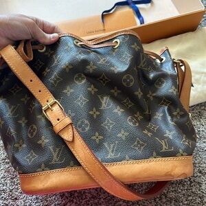 Louis Vuitton NOE NM monogram original box and dust bag and ribbon